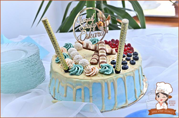 tort_chrzcinowy_blekitny_z_bialej_czekolady_pyzipyzi