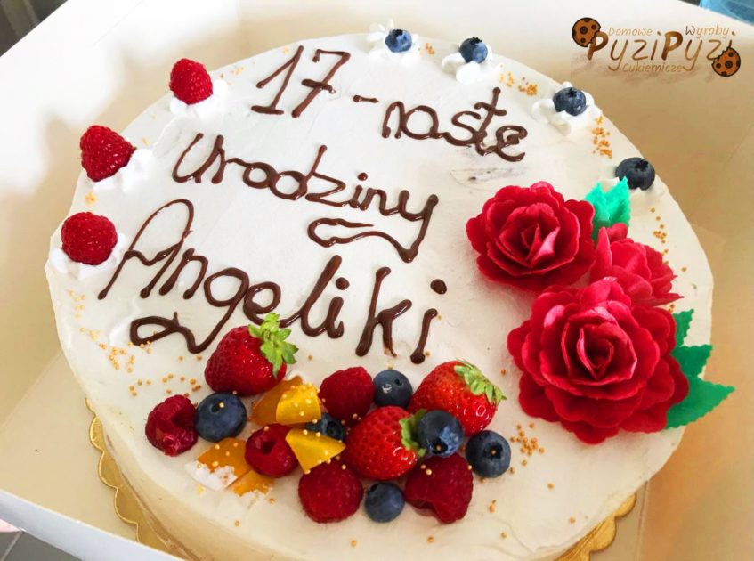 tort_owocowo_smietanowy_urodzinowy_pyzipyzi