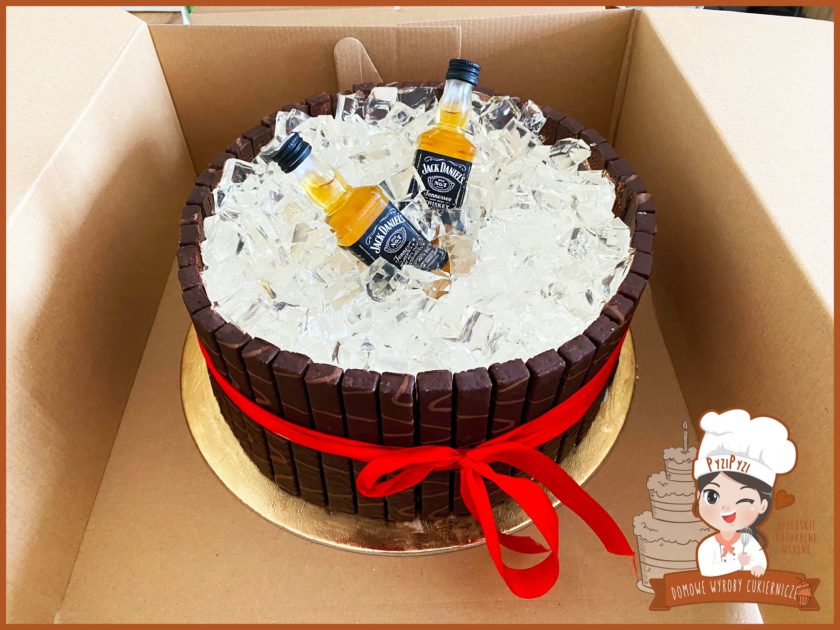 tort_specjalny_whisky_beczka_z_lodem_pyzipyzi